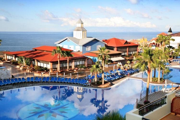 Christmas in Tenerife Christmas Offer!! Enjoy Cocktails, infinity pool and sunshine!  With truly remarkable views!