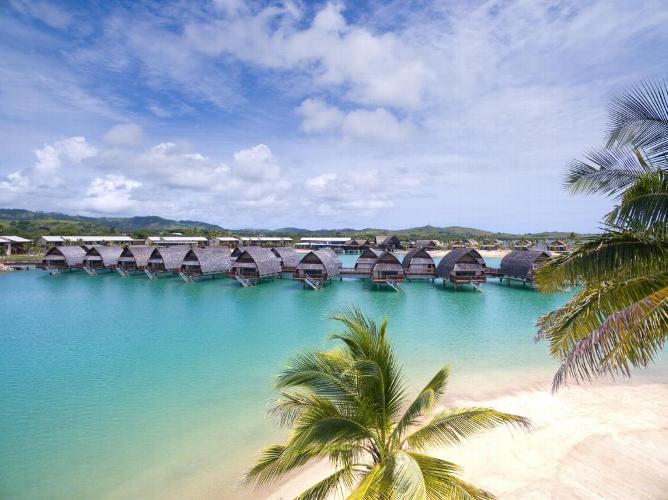 Los Angeles and Fiji Holiday Wow! The holiday of a lifetime! Spend 3 nights in LA and 8 nights in an overwater villa in Fiji!