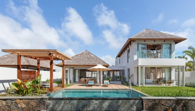 Family Villa in Mauritius A stunning resort, set back from a wonderful untouched beach at the western end of the Blue Bay. 